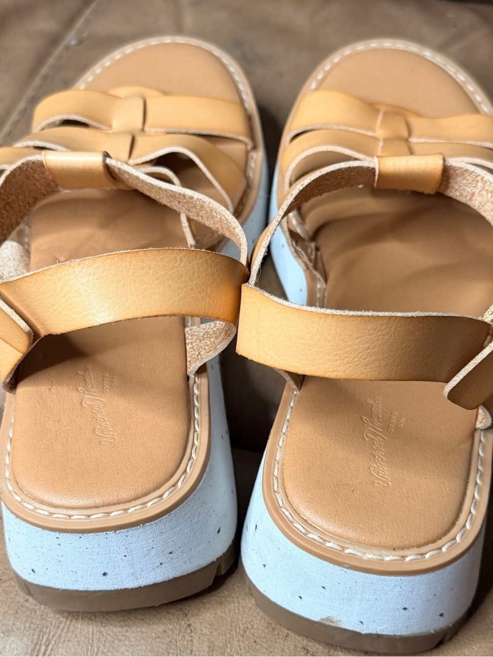 Universal Threads Sandals - Picture 3 of 6